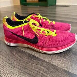 Nike Wmns Flyknit Lunar 1+ Pink Flash Black Volt 554888-606 Size 9.5